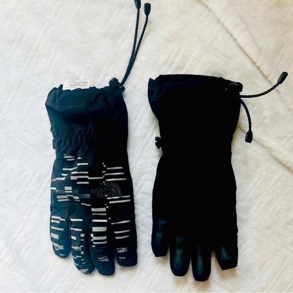 The North Face Other - The North Face Youth Black and Gray Winter Gloves